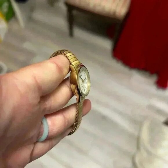 TIMEX gold analog watch vintage wristband watch 6.5 inches - Picture 2 of 4